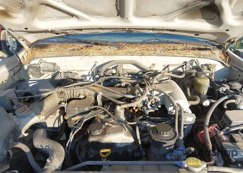 2000 Toyota Tacoma Prerunner из США, поврежденный, VIN 4TASM92N8YZ626716